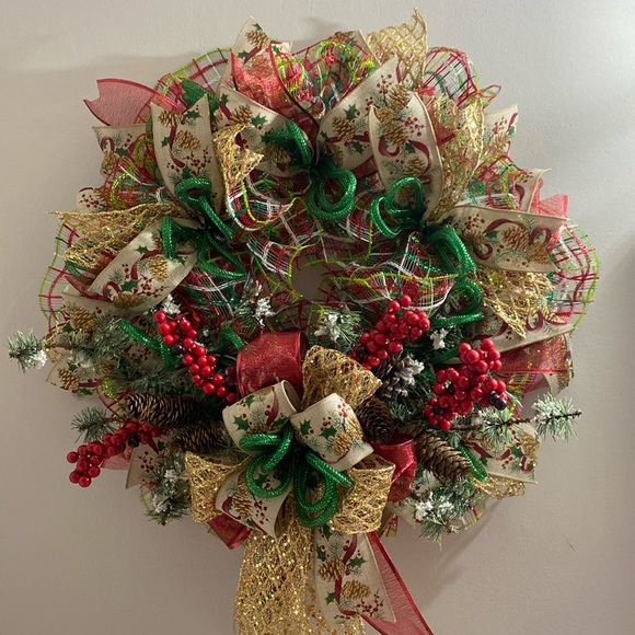 Other - Christmas pine cone wreath